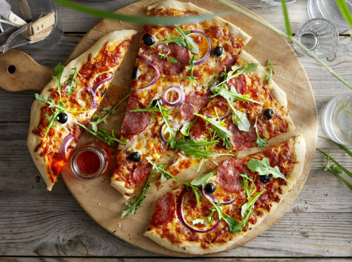 Pizza Siliana med italiens salami